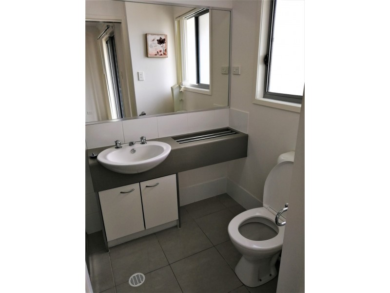 1 McAuley Parade, Pacific Pines QLD 4211