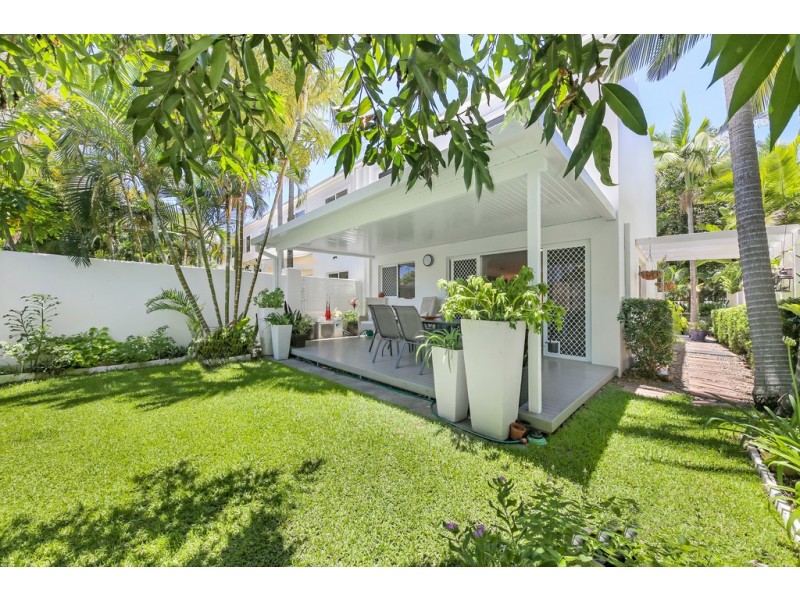 18/100 Cotlew Street East, Southport QLD 4215