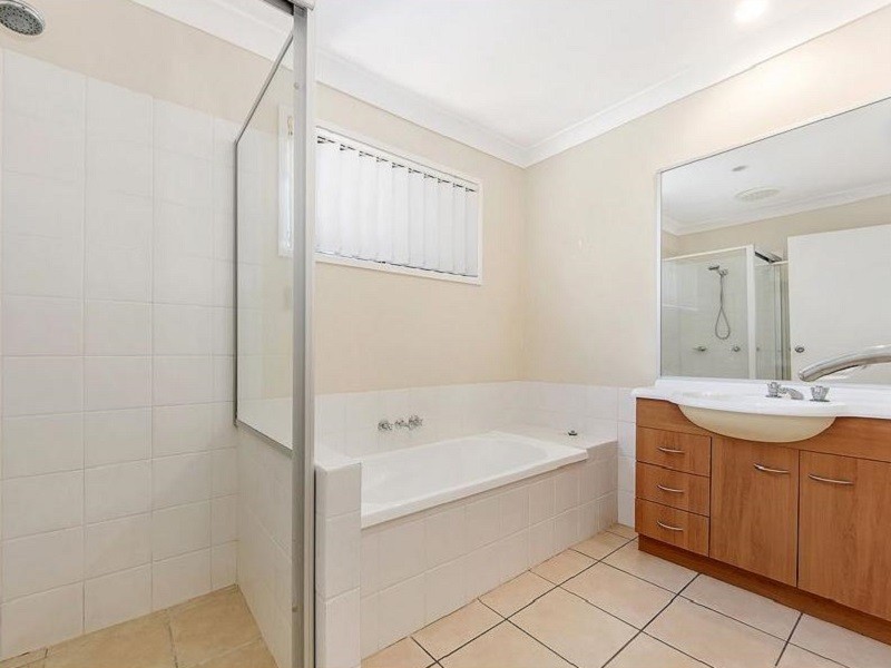 590 Pine Ridge Road, Coombabah QLD 4216