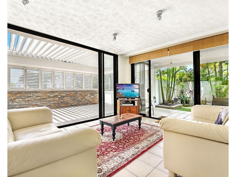 1/31 Railway Street, Southport QLD 4215