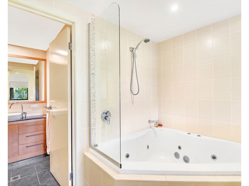 1/31 Railway Street, Southport QLD 4215