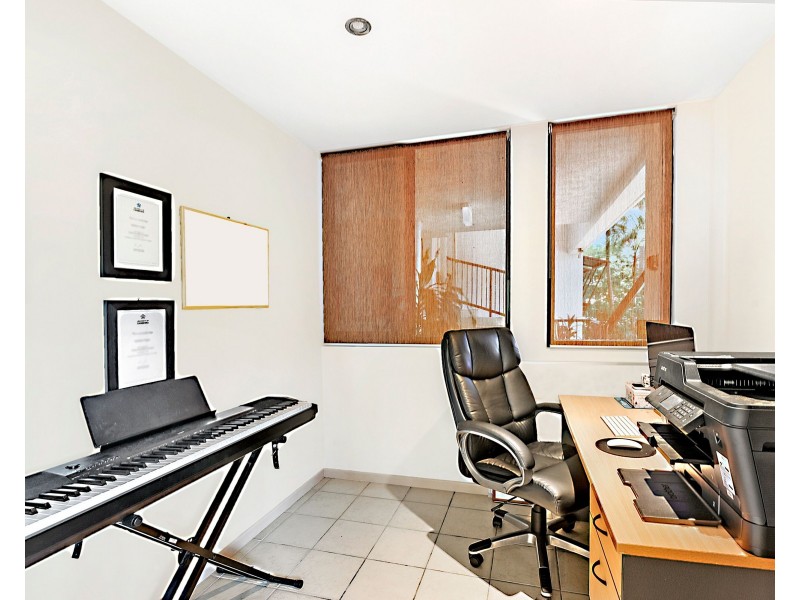 1/31 Railway Street, Southport QLD 4215