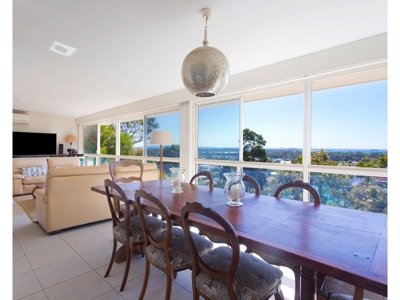 1/5 Natasha Avenue, Noosa Heads QLD 4567