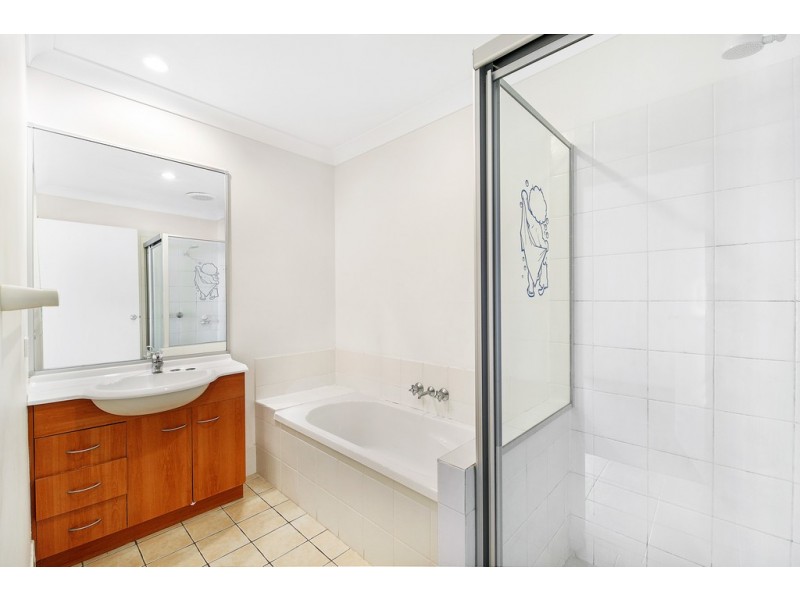 117/590 Pine Ridge Road, Coombabah QLD 4216