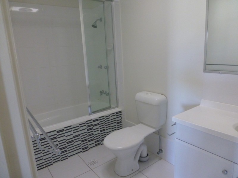 29/30 Carmarthen Cct, Pacific Pines QLD 4211