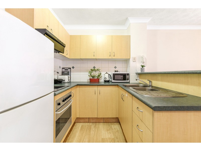 13/150 Marine Parade, Southport QLD 4215