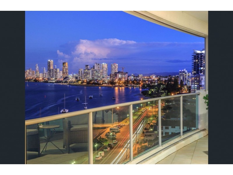 300 Marine Parade, Labrador QLD 4215