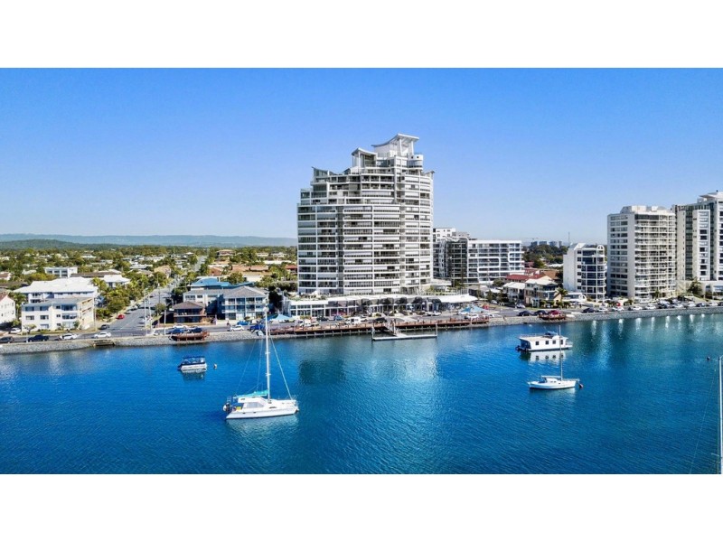 300 Marine Parade, Labrador QLD 4215