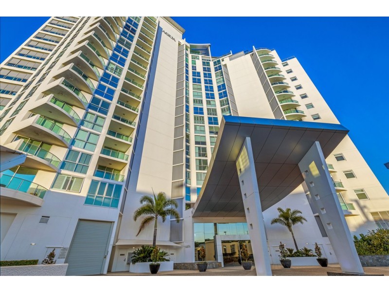 501/300 Marine Parade, Labrador QLD 4215