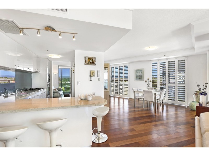 501/300 Marine Parade, Labrador QLD 4215