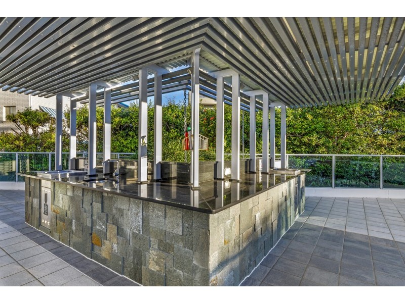 501/300 Marine Parade, Labrador QLD 4215