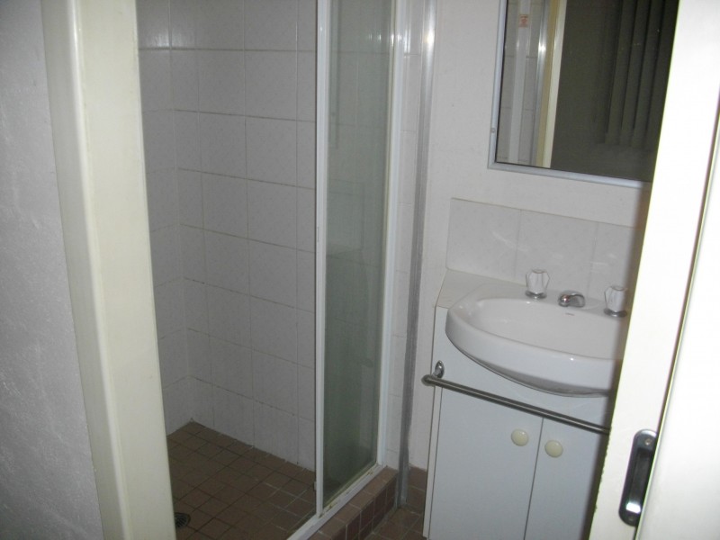 3 Whitmore St, Taringa QLD 4068