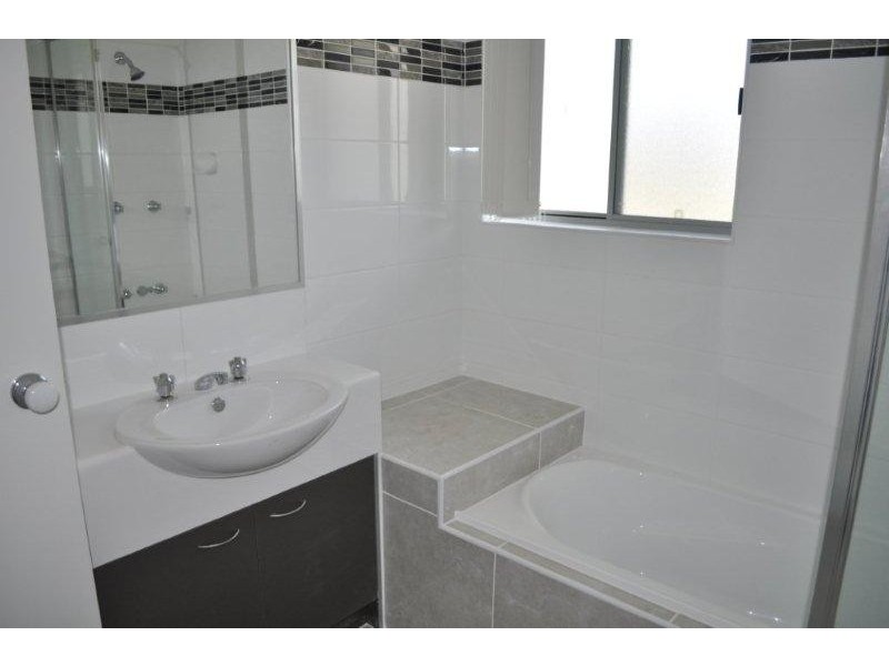 2/19 Platinum Place, Oxley QLD 4075