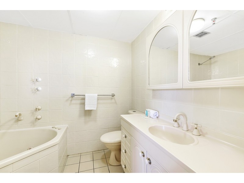 47/114 The Esplanade, Surfers Paradise QLD 4217