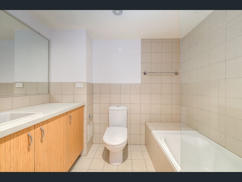 808/33 Clark Street, Biggera Waters QLD 4216