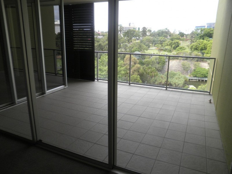 7EL8 / 7 Parkland Boulevard, Brisbane City QLD 4000