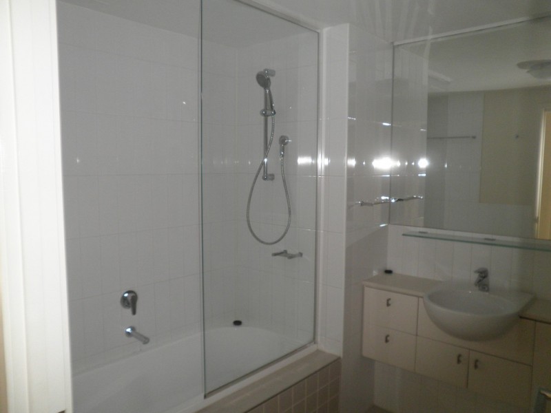 7EL8 / 7 Parkland Boulevard, Brisbane City QLD 4000