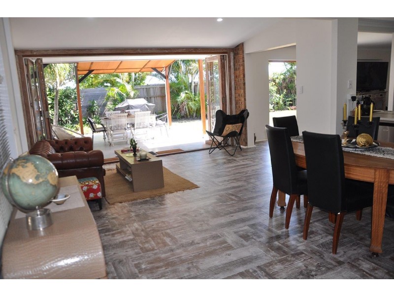 2 Baroona Street, Wurtulla QLD 4575