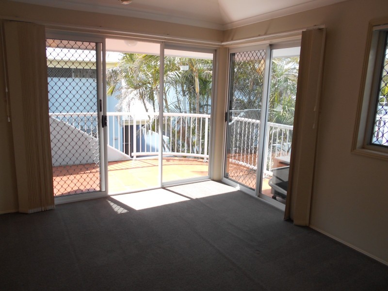 77 Sherwood Road, Toowong QLD 4066