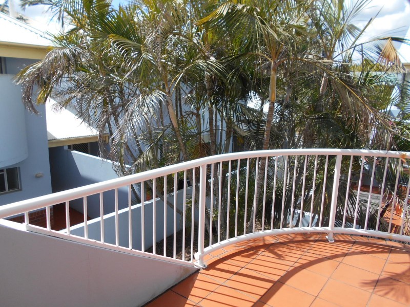 77 Sherwood Road, Toowong QLD 4066