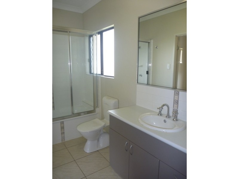 35 Euro Boulevard, Kirwan QLD 4817