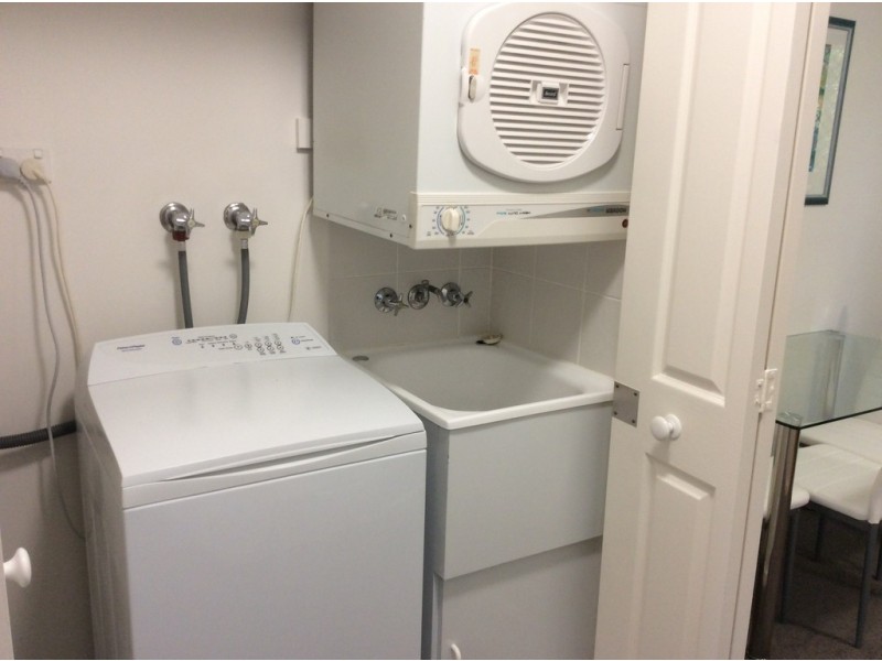 3/2607 Gold Coast Highway, Broadbeach QLD 4218