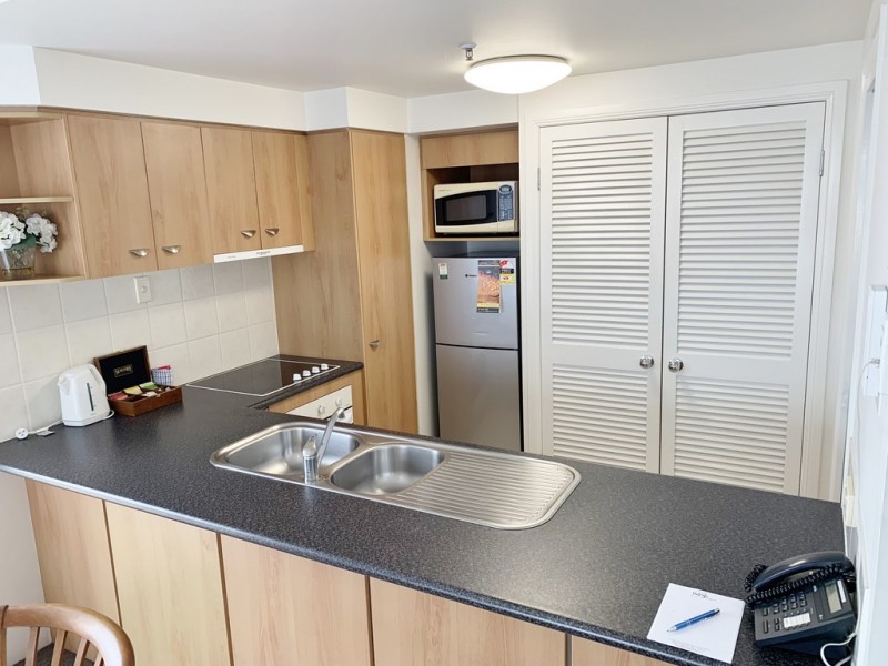 2066/2633 Gold Coast Highway, Broadbeach QLD 4218