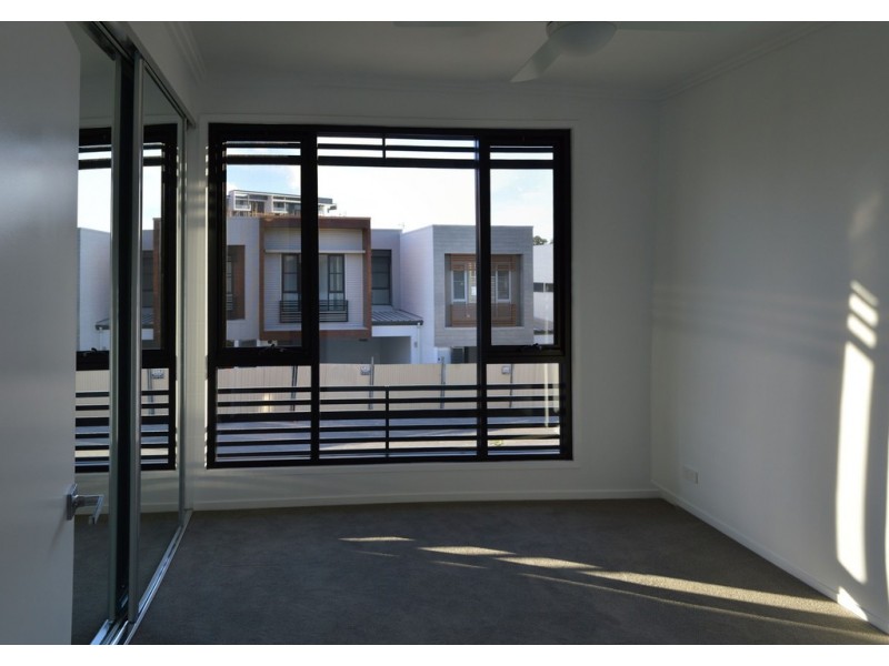 35 Manhattan Avenue, Robina QLD 4226