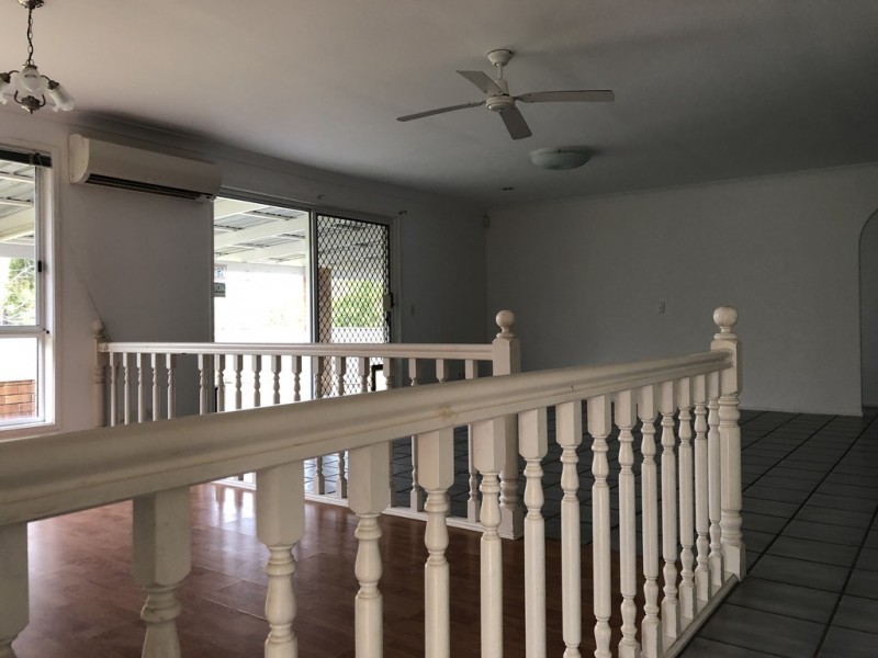 8 Dante Ct, Arundel QLD 4214