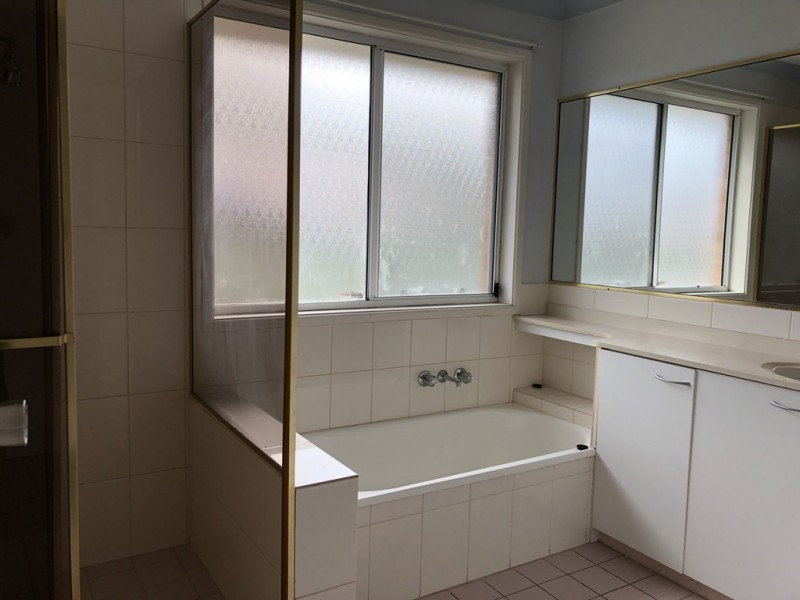 8 Dante Ct, Arundel QLD 4214