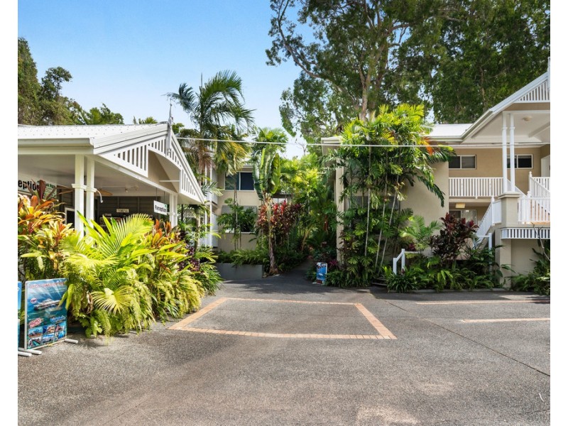 6 Triton St, Palm Cove QLD 4879