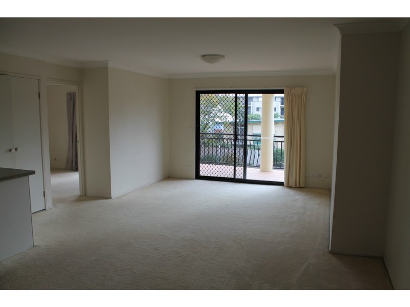 10/11 Holland St, Toowong QLD 4066