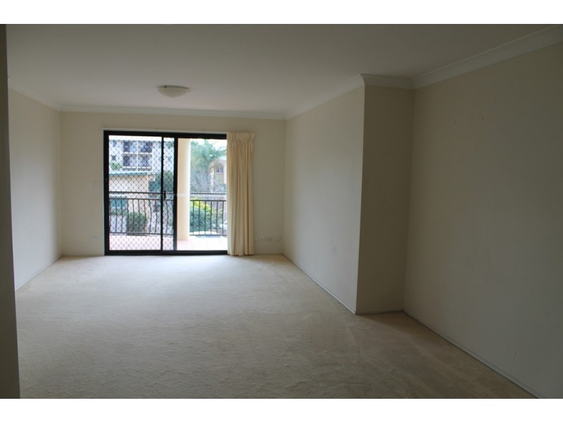 10/11 Holland St, Toowong QLD 4066