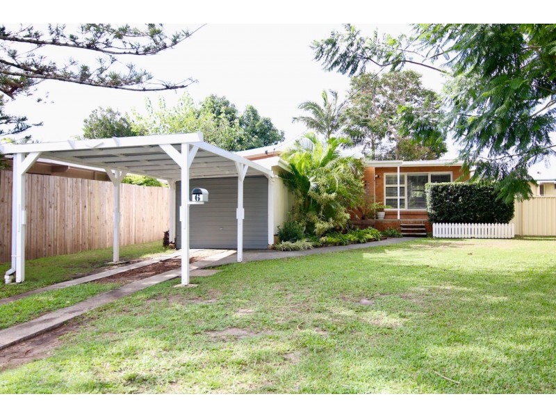 6 Lakeside Avenue, Broadbeach Waters QLD 4218