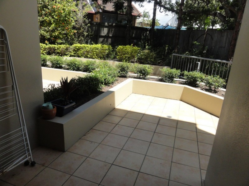 4/8 Whitby Street, Southport QLD 4215