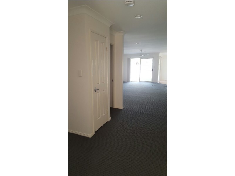 50 Yodelay Street, Varsity Lakes QLD 4227