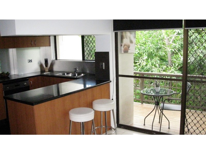 111 Markeri Street, Mermaid Waters QLD 4218