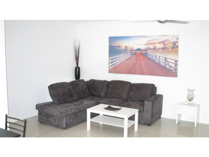 111 Markeri Street, Mermaid Waters QLD 4218