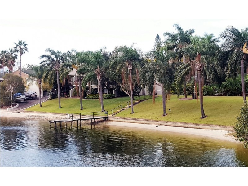 111 Markeri Street, Mermaid Waters QLD 4218