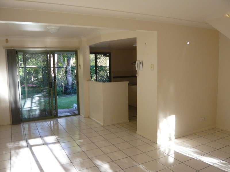27/18 Batchworth Road, Molendinar QLD 4214