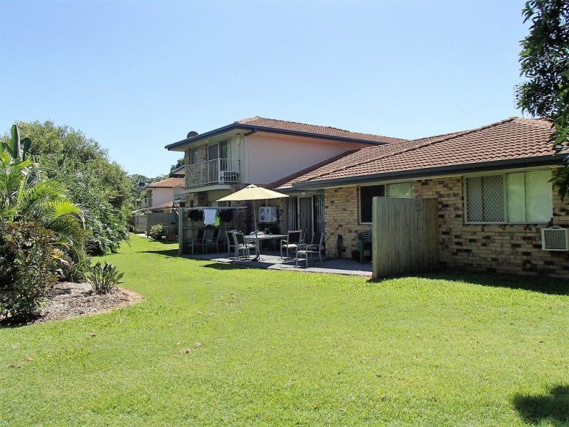 villa@11 Waterford Court, Bundall QLD 4217