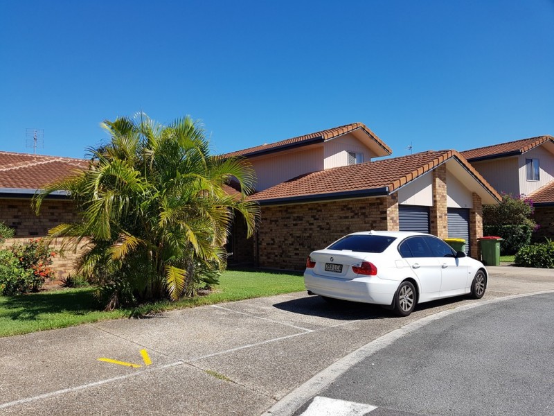 villa@11 Waterford Court, Bundall QLD 4217