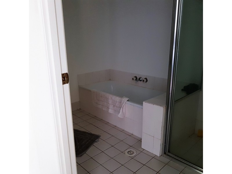 villa@11 Waterford Court, Bundall QLD 4217