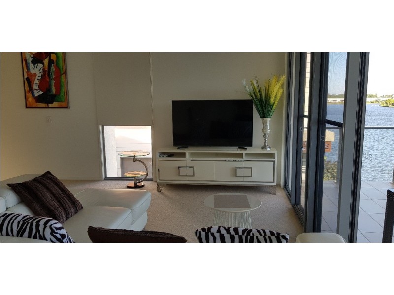 3028 The Boulevard, Carrara QLD 4211