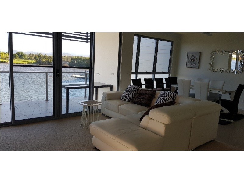 3028 The Boulevard, Carrara QLD 4211