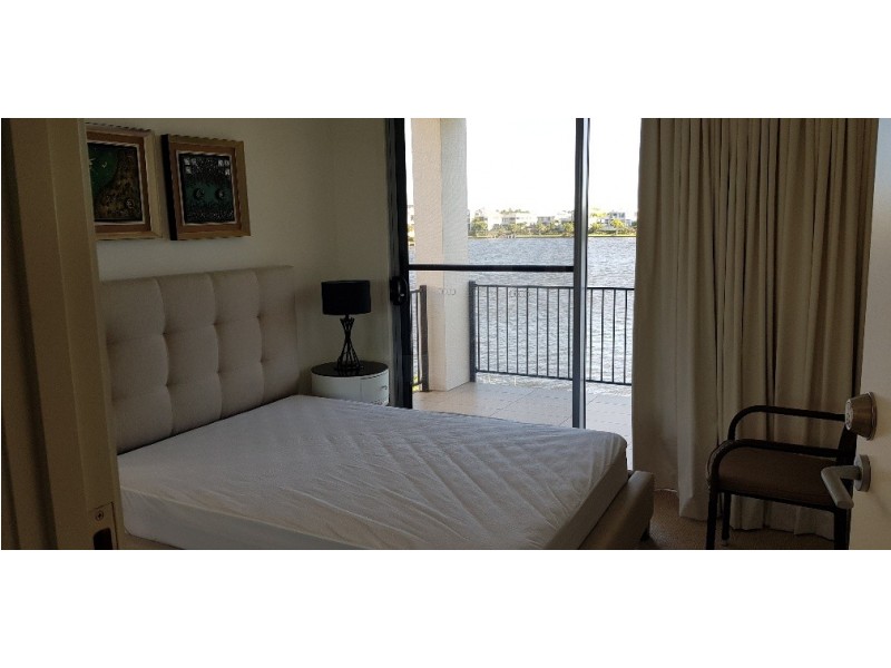 3028 The Boulevard, Carrara QLD 4211