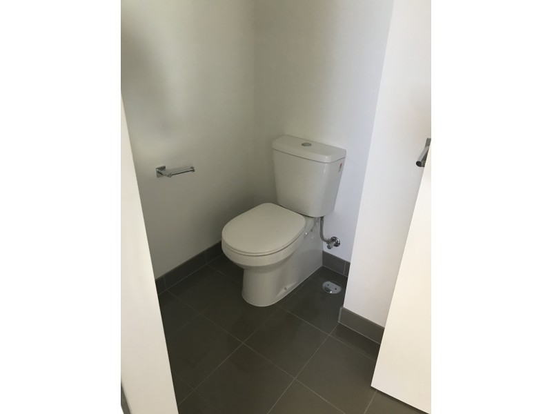 424/33 Lakefront Crescent, Varsity Lakes QLD 4227