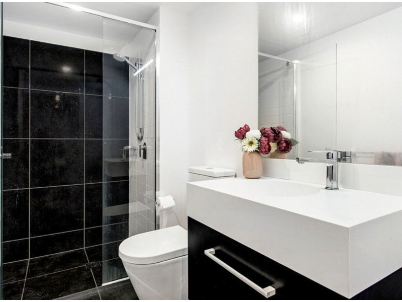 102/190 Varsity Parade, Varsity Lakes QLD 4227