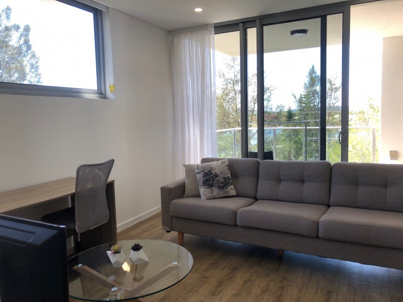 231/33 Lakefront Cres, Varsity Lakes QLD 4227