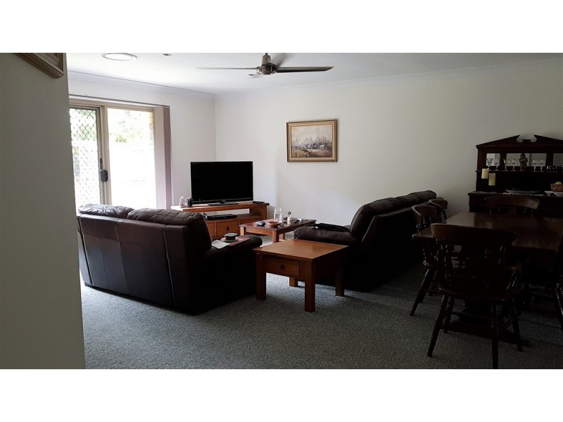 villa@11 Waterford Court, Bundall QLD 4217